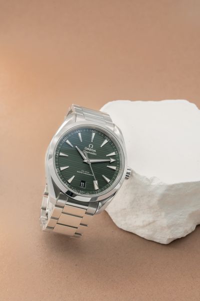 Omega Aqua Terra 150m Gents 220.10.41.21.10.001